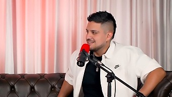Natural Breasts And Tattooed Colombian Karol Rosado In Only Fans: Is It Love?